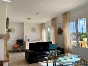 Logement de vacances avec salon ouvert et lumineux à Moraira