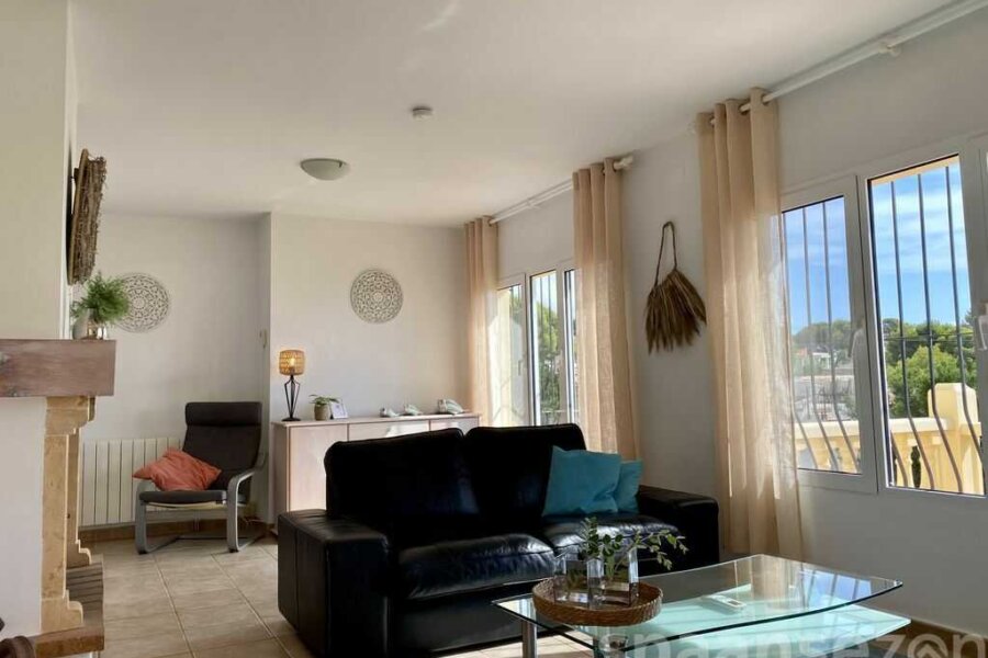 Logement de vacances avec salon ouvert et lumineux à Moraira