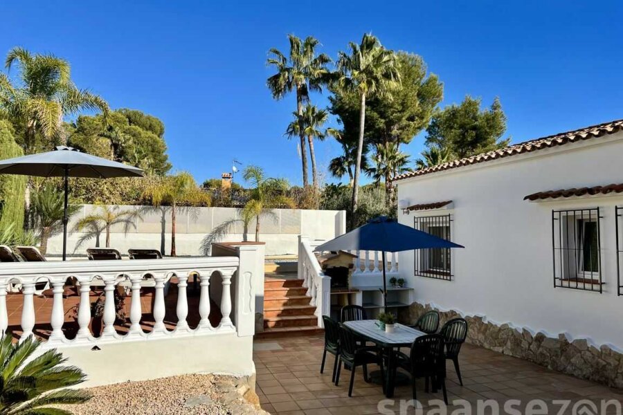 Logement de vacances avec un grand jardin méditerranéen