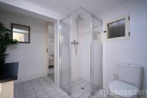 Villa de vacance avec 3 salles de bains spacieuses et lumineuses à Moraira