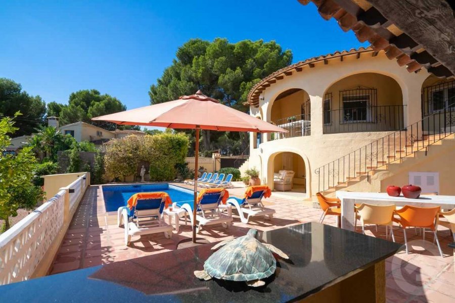 Villa de vacance avec grand jardin et piscine privée à Moraira