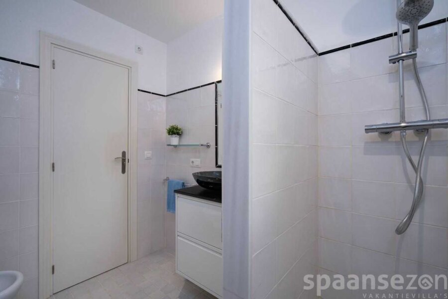 Villa de vacance avec 3 salles de bains spacieuses et lumineuses à Moraira