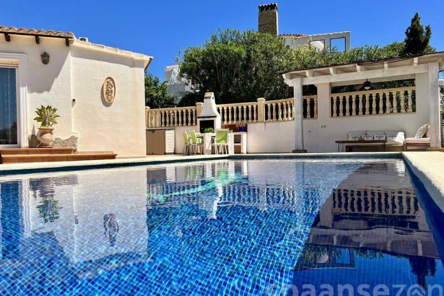 louer villa avec piscine privée et coin salon à Moraira