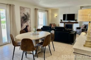 louer villa avec salon lumineux à Moraira
