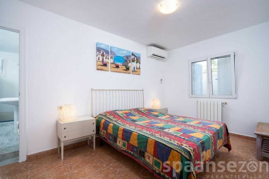 Chambre avec un lit 150x190cm à Moraira
